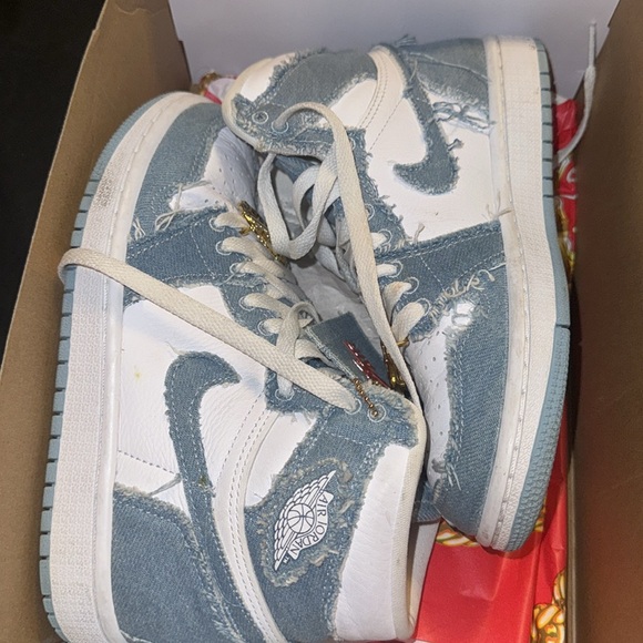 Women’s air jordan 1 retro high OG - Picture 4 of 5